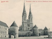Katedrala 1906. godine  Zagrebačka katedrala bez skela i sa sve tri kule na broju (lijevo kula Severnik, u sredini Bakačeva kula i desno kula Nebojan).